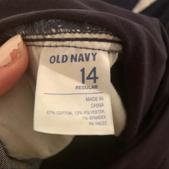 Old Navy Maternity Jeans - Picture 4 of 5